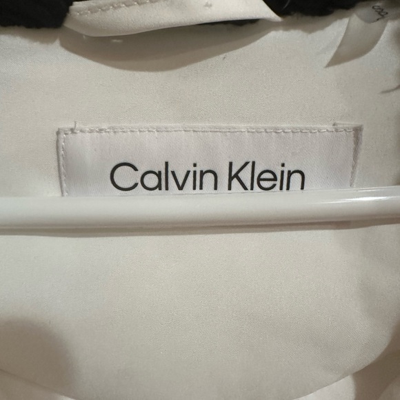 NWOT’s Calvin Klein Winter Coat, size small. - Picture 4 of 6